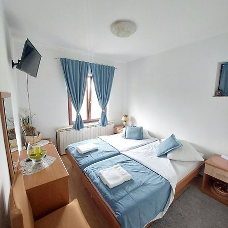 Rooms Putnik Senj  Exteriör bild